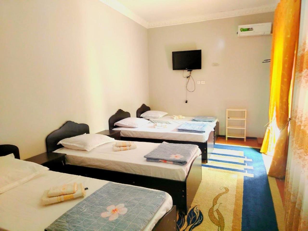 בוקורו Zarin Guest House B&B מראה חיצוני תמונה