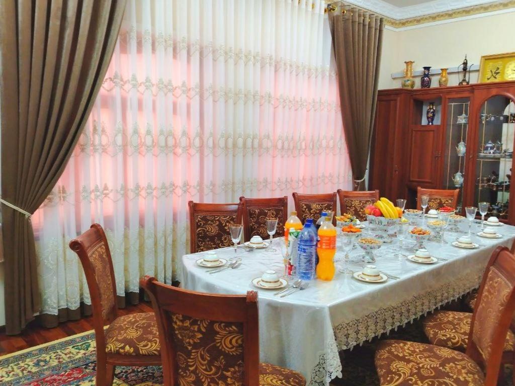 בוקורו Zarin Guest House B&B מראה חיצוני תמונה